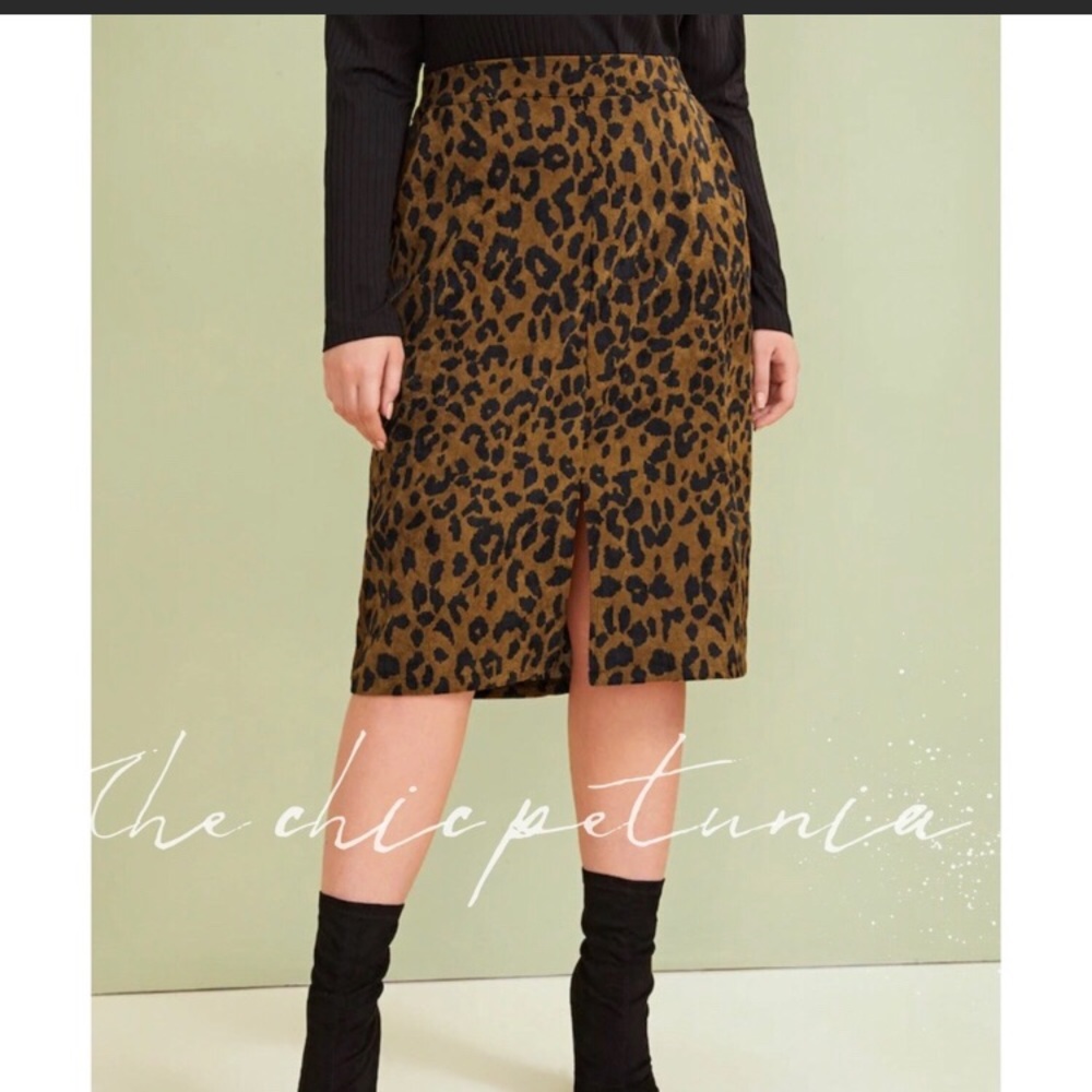 ♥️1 left ♥️ size leopard print split skirt